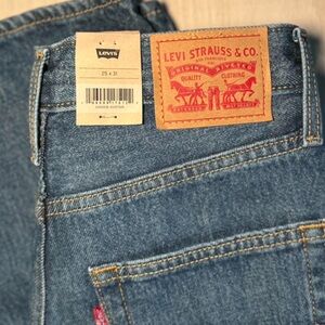 LEVIS ‘94 Baggy Jeans, BRAND NEW WITH TAGS size 25x31